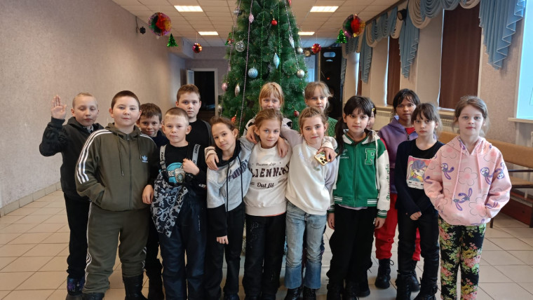 Новогоднее представление "Тридевятом царстве".